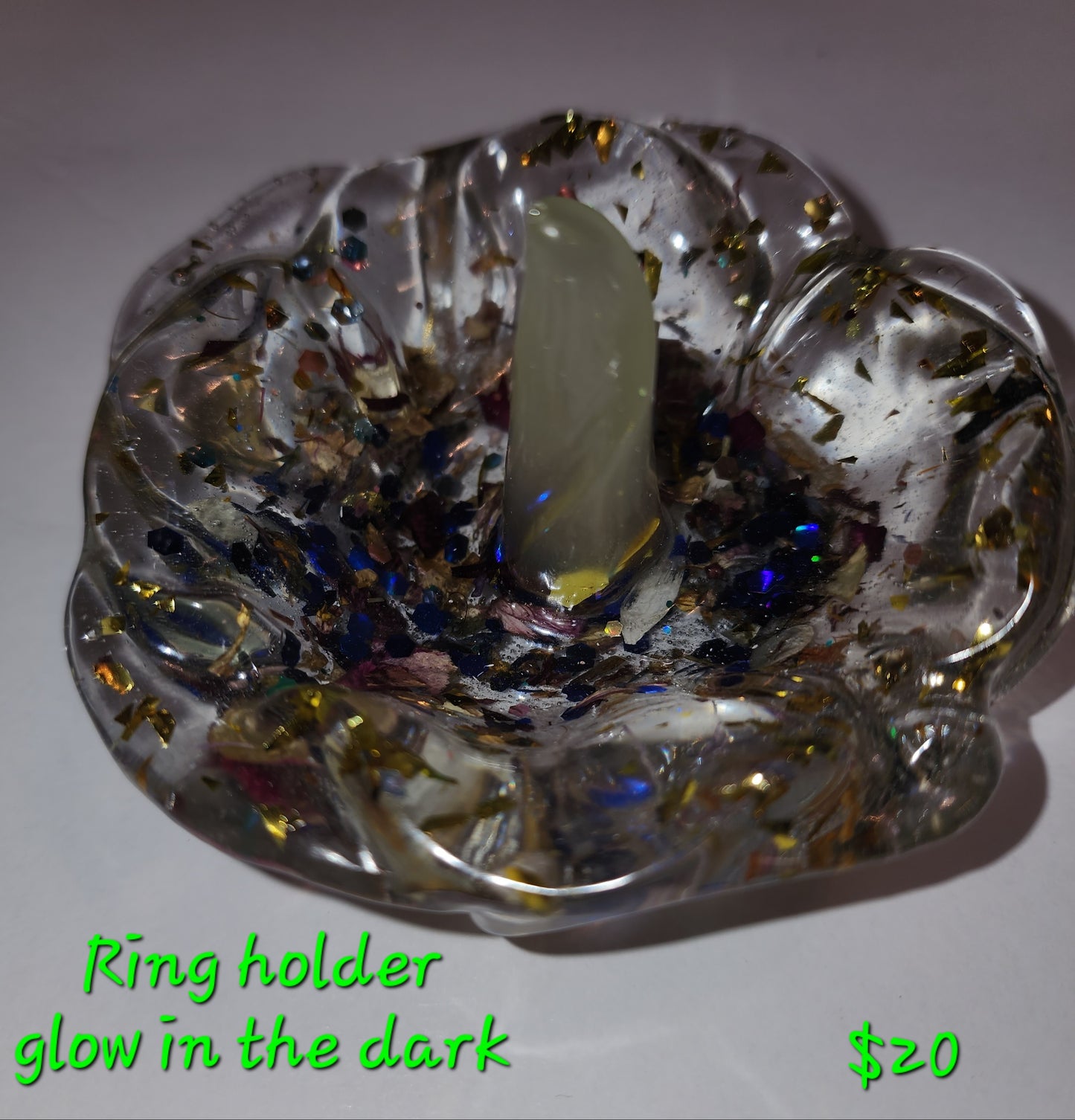 Glow in the dark with blue sparkles ring holder